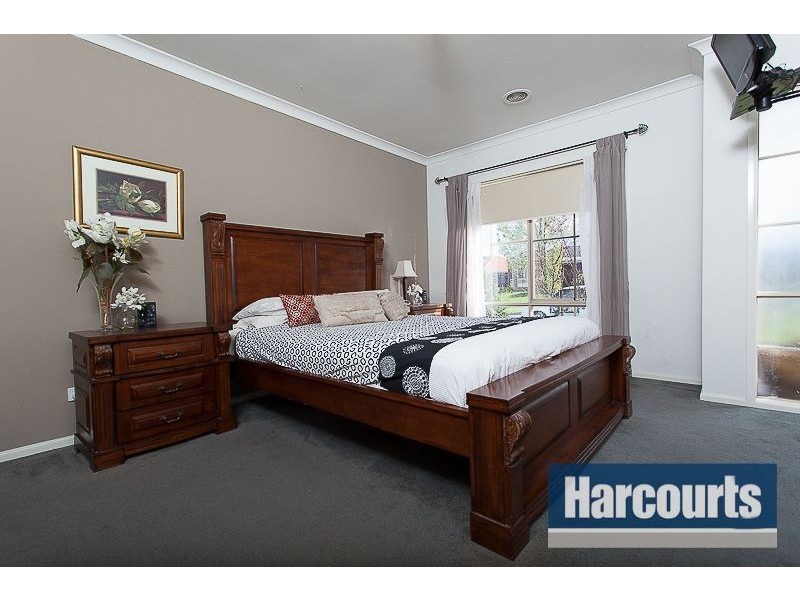 8 Ashmore Avenue, Narre Warren South VIC 3805