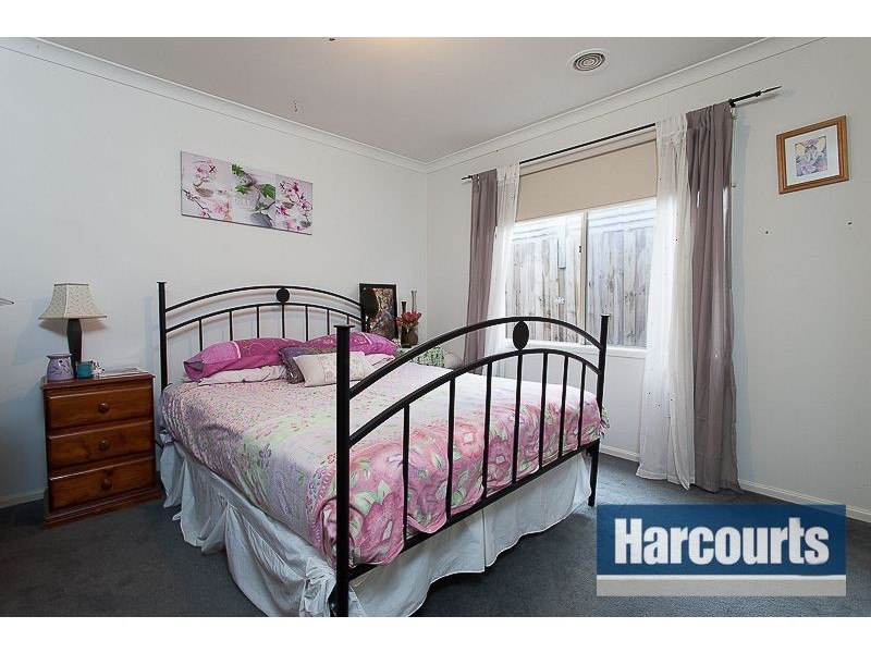 8 Ashmore Avenue, Narre Warren South VIC 3805