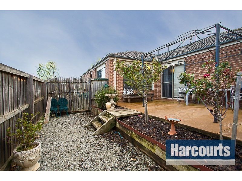 8 Ashmore Avenue, Narre Warren South VIC 3805