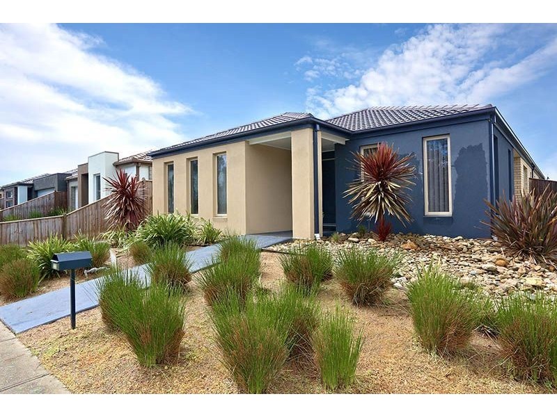 33 Ogle way, Cranbourne North VIC 3977