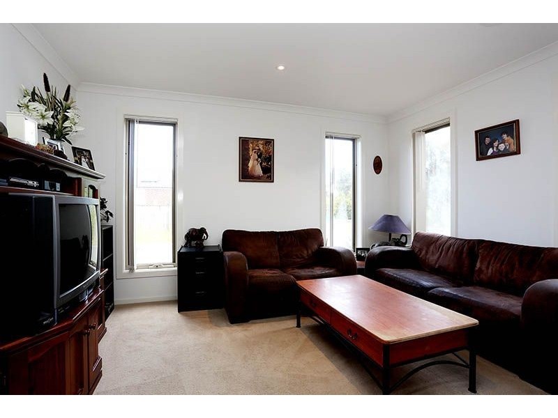 33 Ogle way, Cranbourne North VIC 3977
