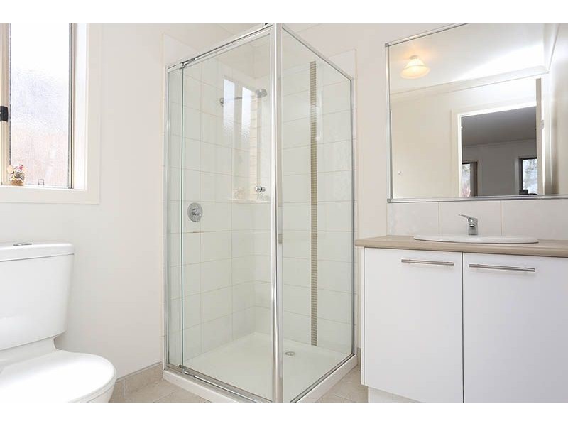 33 Ogle way, Cranbourne North VIC 3977
