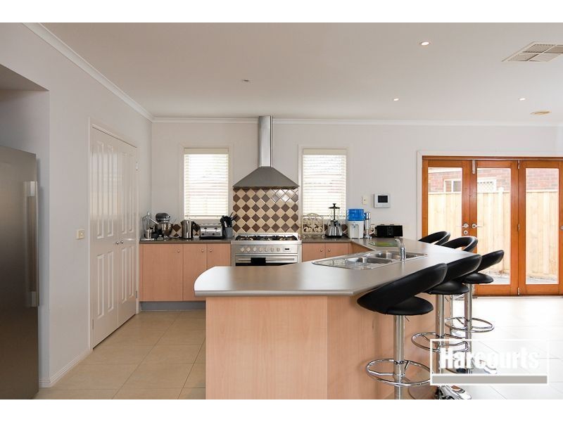 6 Napier Way, Narre Warren South VIC 3805