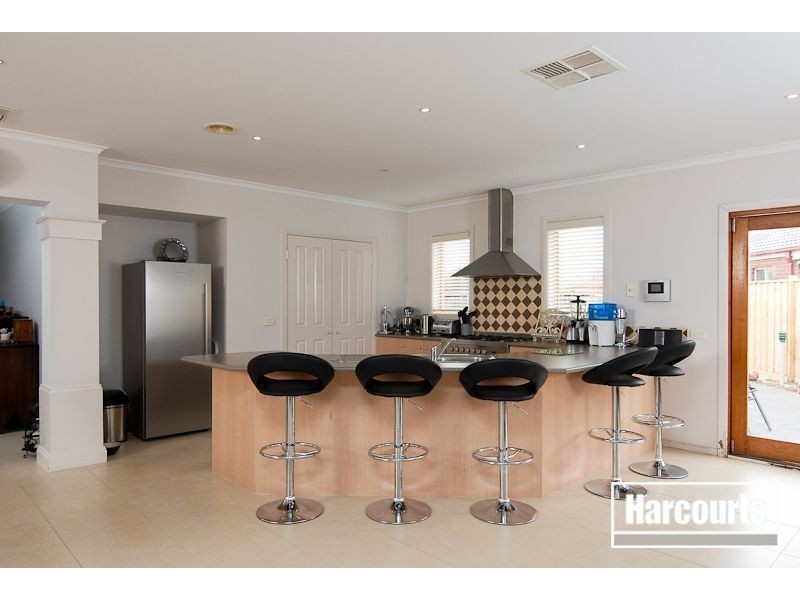 6 Napier Way, Narre Warren South VIC 3805