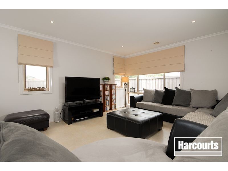 6 Napier Way, Narre Warren South VIC 3805