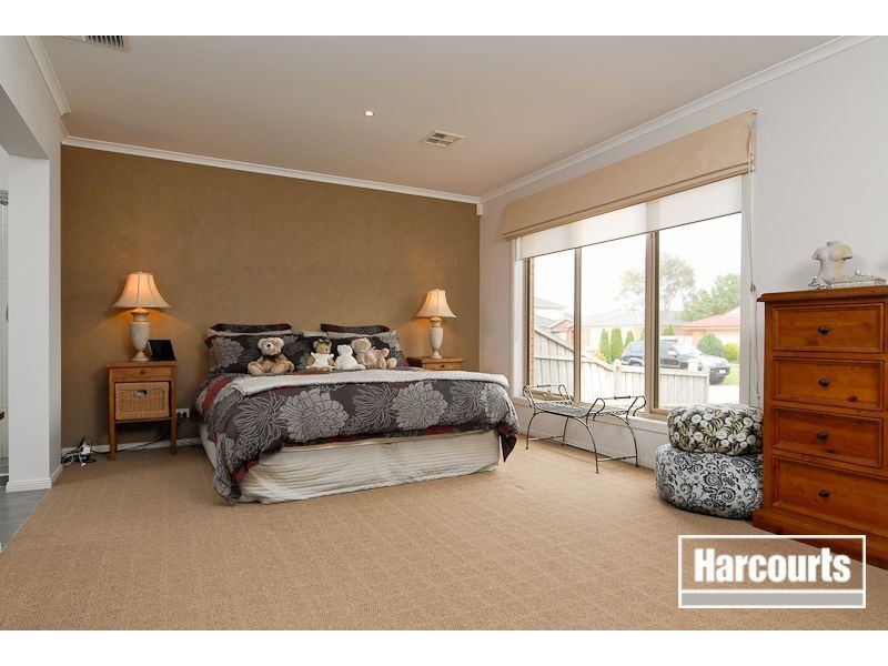 6 Napier Way, Narre Warren South VIC 3805