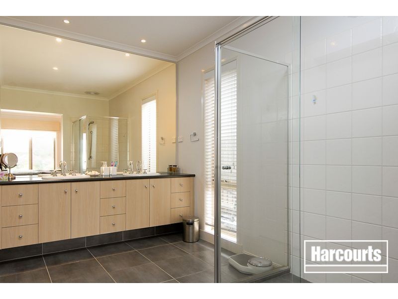 6 Napier Way, Narre Warren South VIC 3805