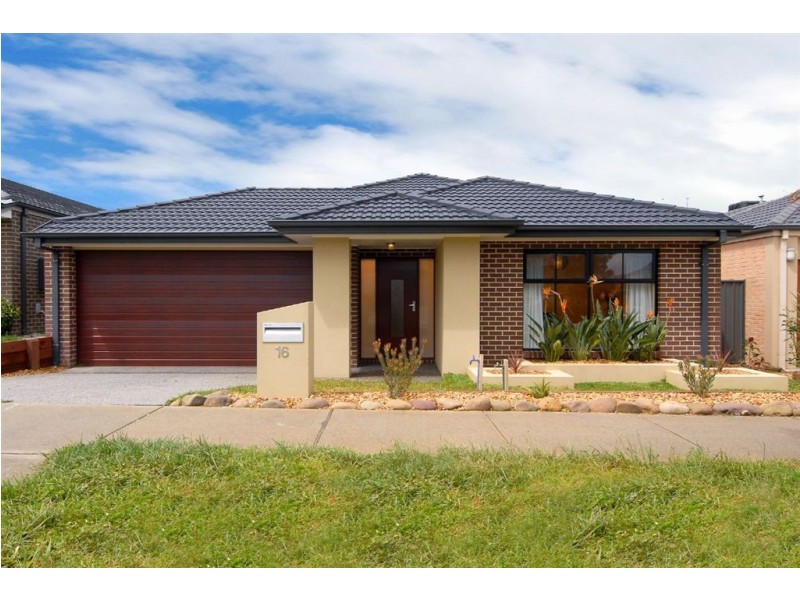16 Sagan Drive, Cranbourne North VIC 3977