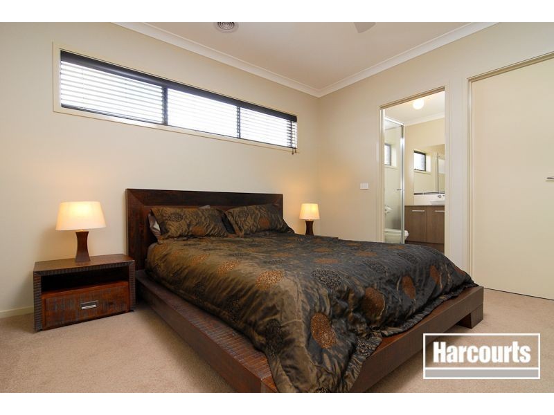 16 Sagan Drive, Cranbourne North VIC 3977