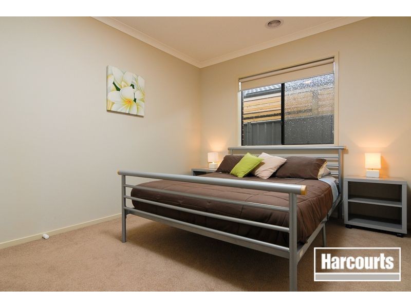 16 Sagan Drive, Cranbourne North VIC 3977