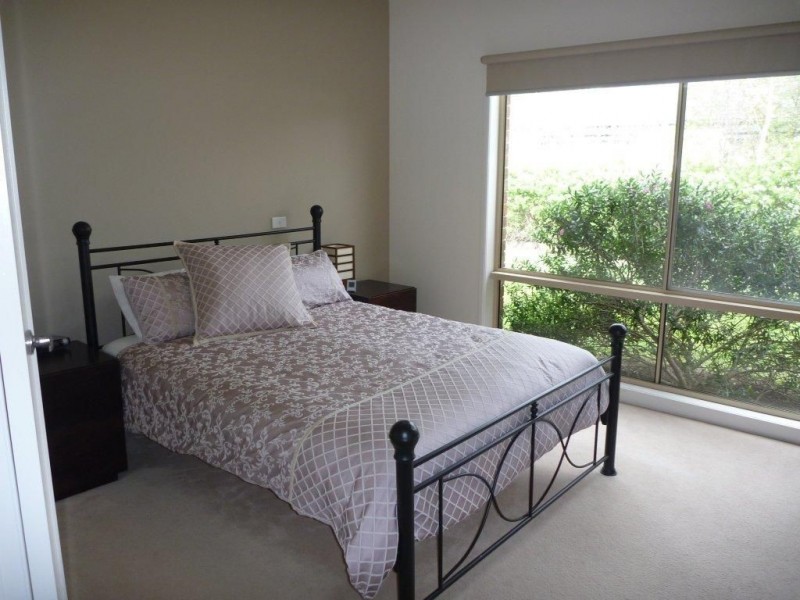 7 Ogle Way, Cranbourne North VIC 3977