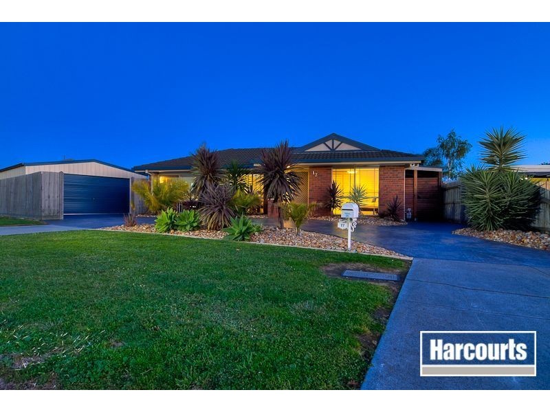 17 Meredith Close, Narre Warren South VIC 3805