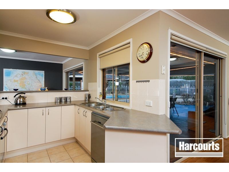 17 Meredith Close, Narre Warren South VIC 3805