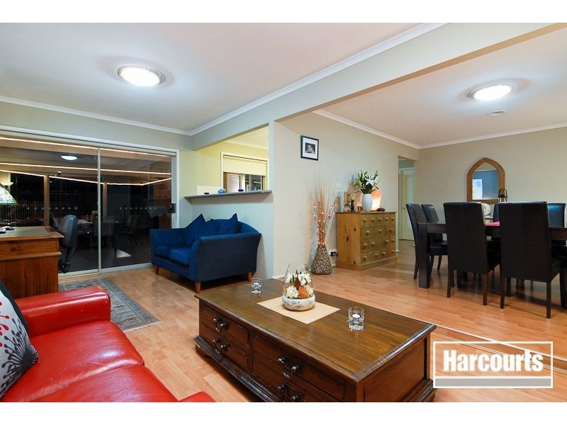 17 Meredith Close, Narre Warren South VIC 3805