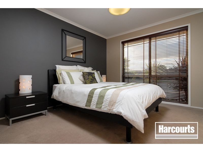 17 Meredith Close, Narre Warren South VIC 3805