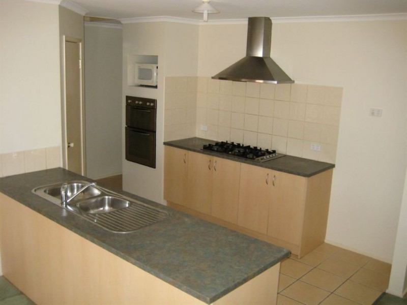 19 St Georges Road, Narre Warren South VIC 3805