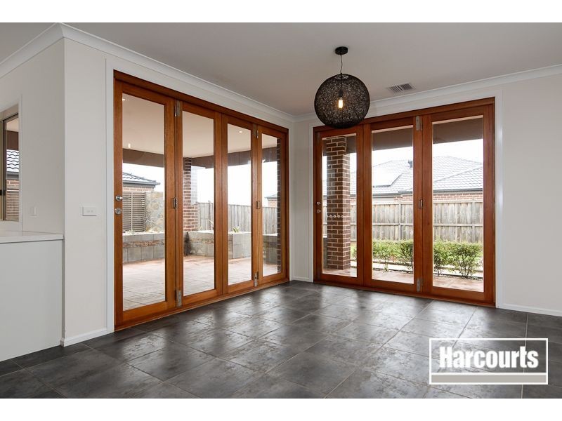 7 Olivebank Crescent, Cranbourne North VIC 3977