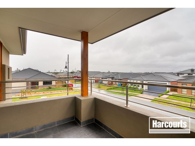 7 Olivebank Crescent, Cranbourne North VIC 3977