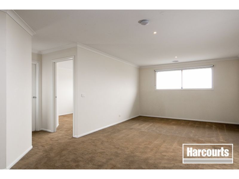 7 Olivebank Crescent, Cranbourne North VIC 3977