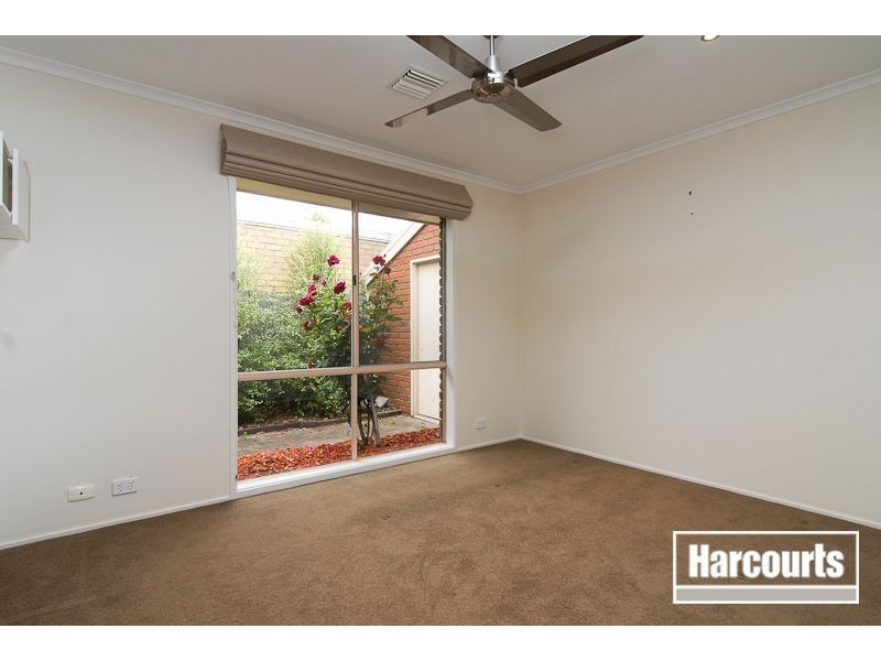 1 Oxenford Rise, Narre Warren South VIC 3805