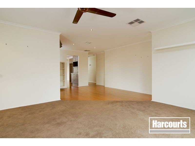 1 Oxenford Rise, Narre Warren South VIC 3805