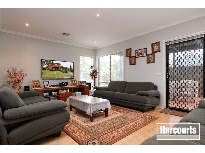 5 Abbey Road, Narre Warren South VIC 3805