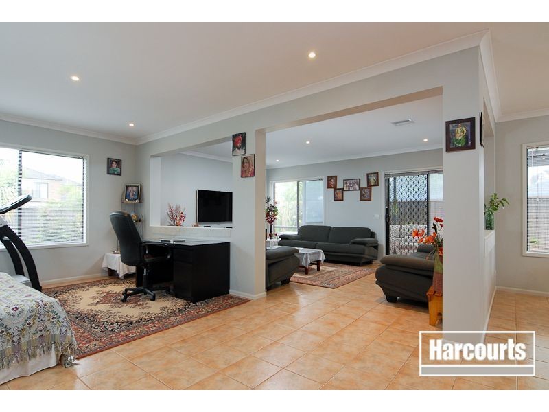 5 Abbey Road, Narre Warren South VIC 3805