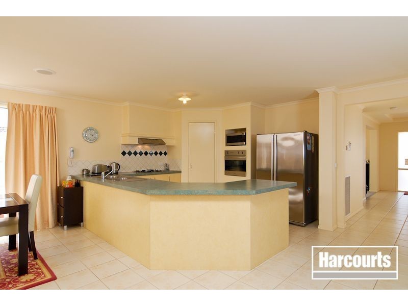 10 Radiata Rise, Narre Warren VIC 3805