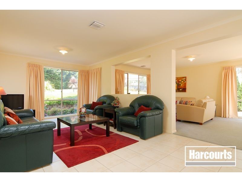 10 Radiata Rise, Narre Warren VIC 3805