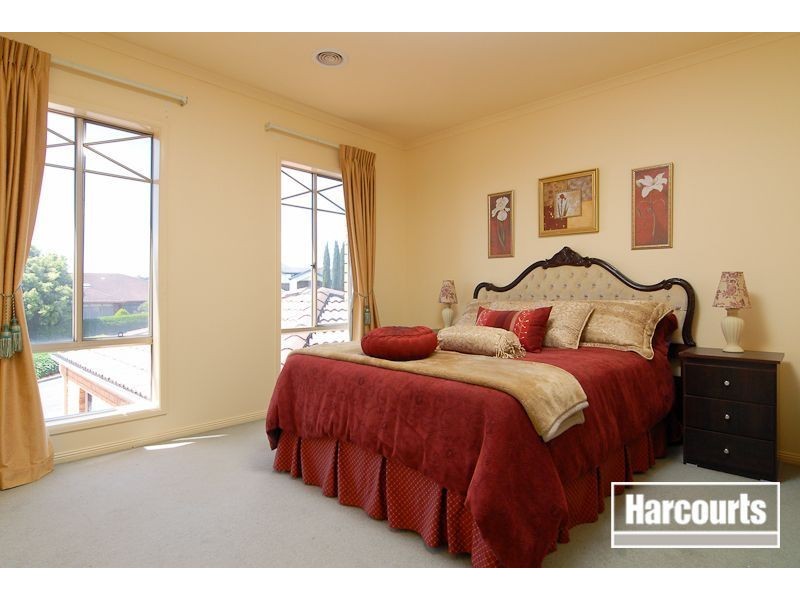 10 Radiata Rise, Narre Warren VIC 3805