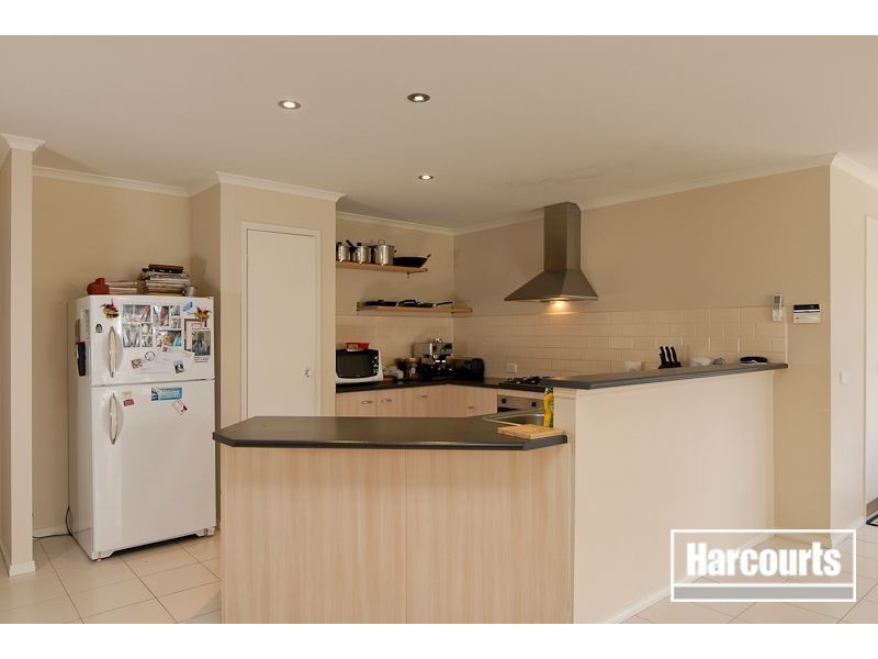 16 Hallmark Drive, Narre Warren South VIC 3805