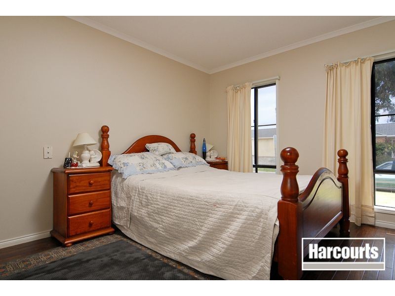 16 Hallmark Drive, Narre Warren South VIC 3805