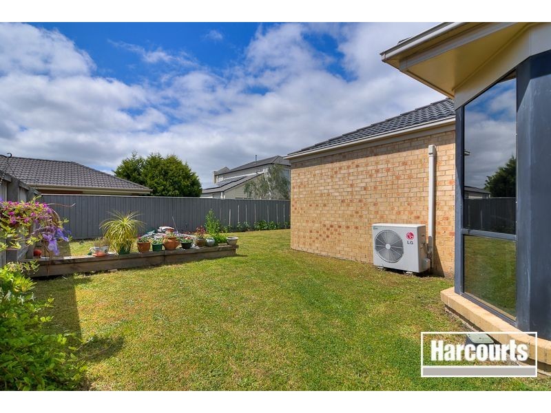 16 Hallmark Drive, Narre Warren South VIC 3805