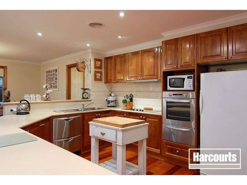 160 The Promenade, Narre Warren South VIC 3805