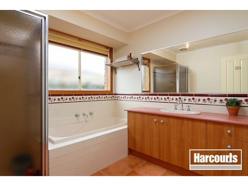 160 The Promenade, Narre Warren South VIC 3805