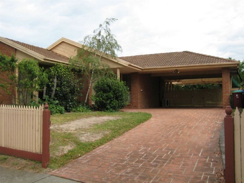 19 James Bathe Way, Narre Warren South VIC 3805