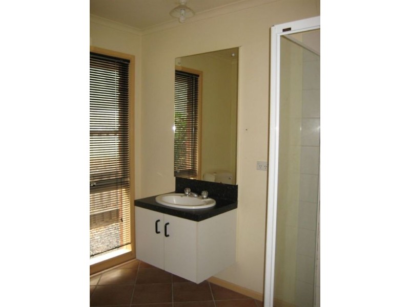 19 James Bathe Way, Narre Warren South VIC 3805