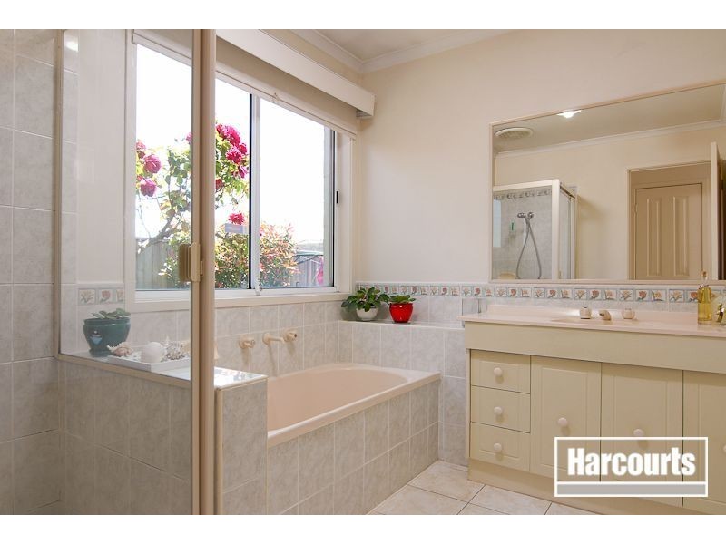 79 Kingston Avenue, Narre Warren South VIC 3805