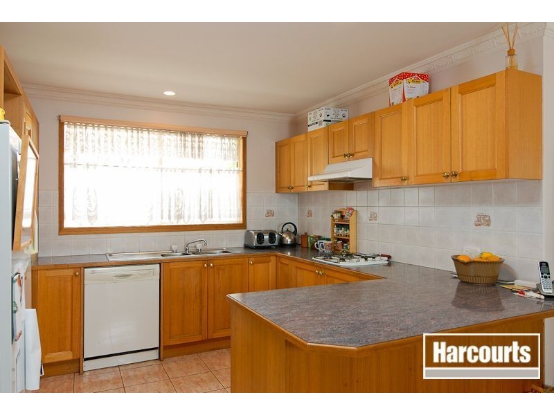 2 Walcott Place, Narre Warren South VIC 3805