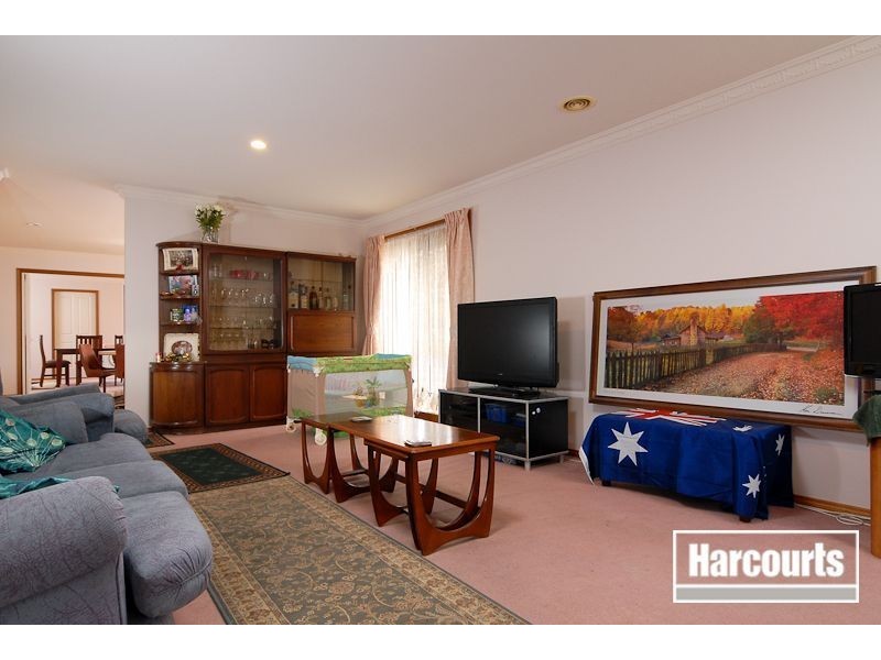 2 Walcott Place, Narre Warren South VIC 3805