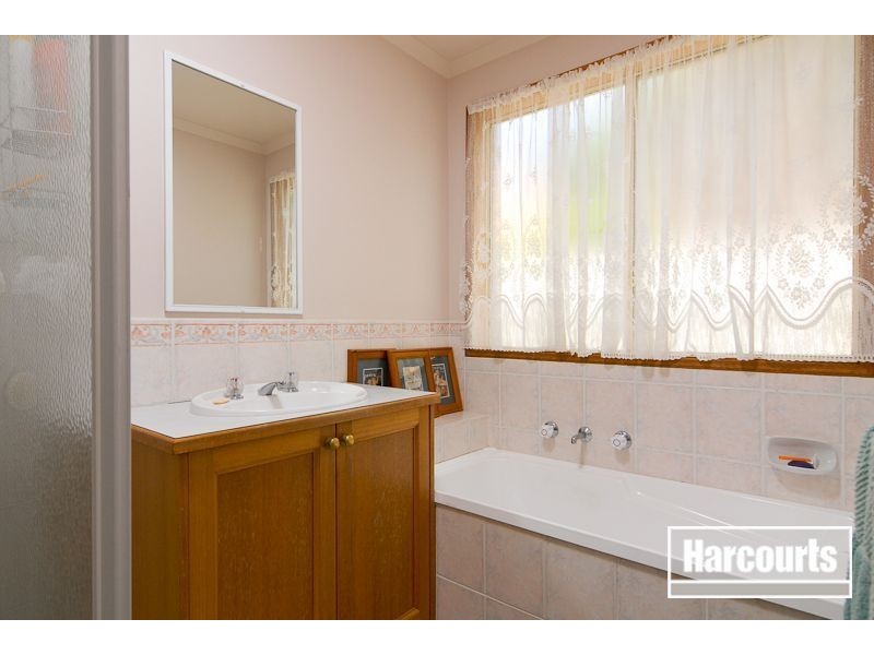 2 Walcott Place, Narre Warren South VIC 3805