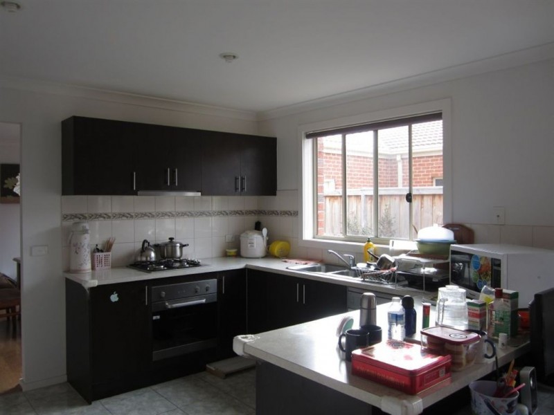 16 Snowdonia Road, Cranbourne North VIC 3977