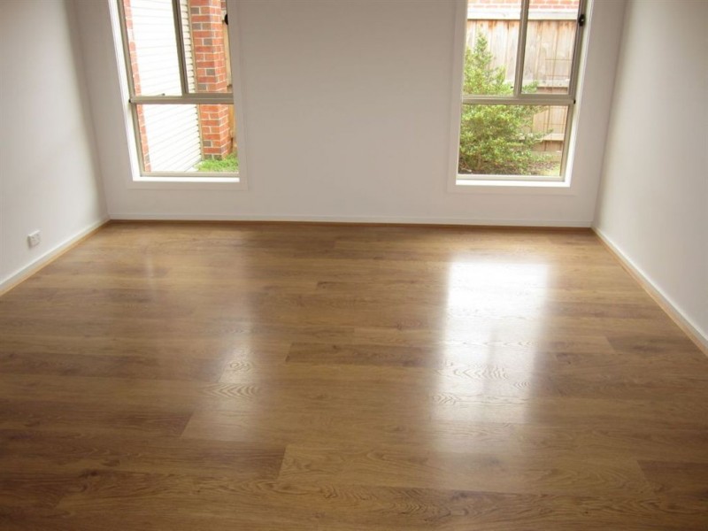 16 Snowdonia Road, Cranbourne North VIC 3977