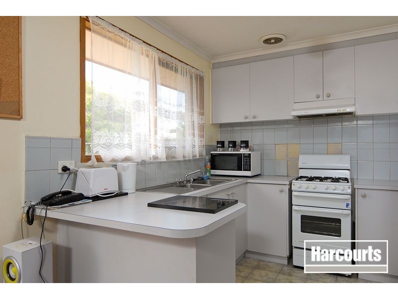 74 Gipps Crescent, Cranbourne North VIC 3977