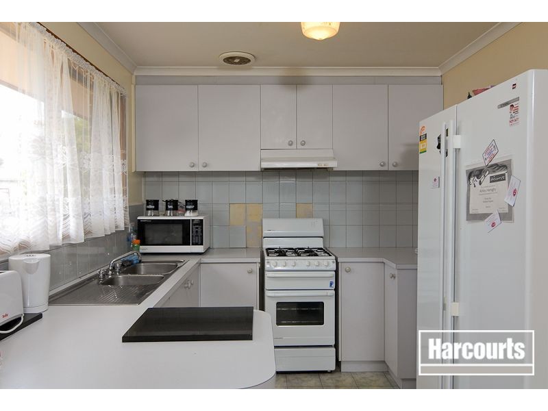 74 Gipps Crescent, Cranbourne North VIC 3977
