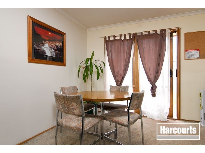 74 Gipps Crescent, Cranbourne North VIC 3977