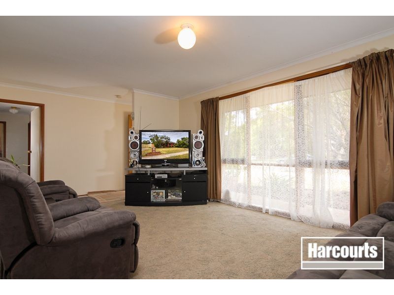 74 Gipps Crescent, Cranbourne North VIC 3977