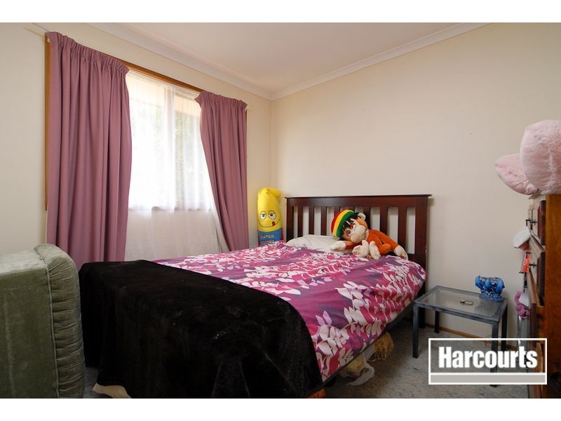 74 Gipps Crescent, Cranbourne North VIC 3977