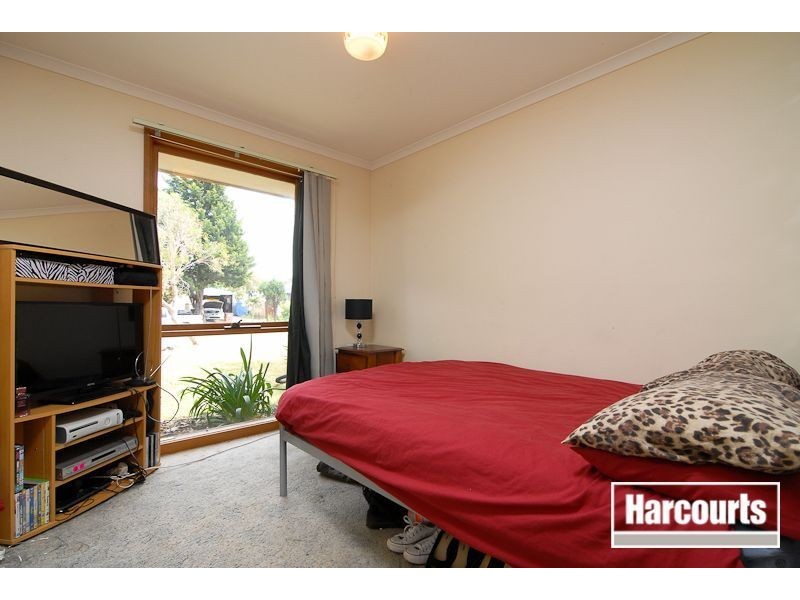 74 Gipps Crescent, Cranbourne North VIC 3977