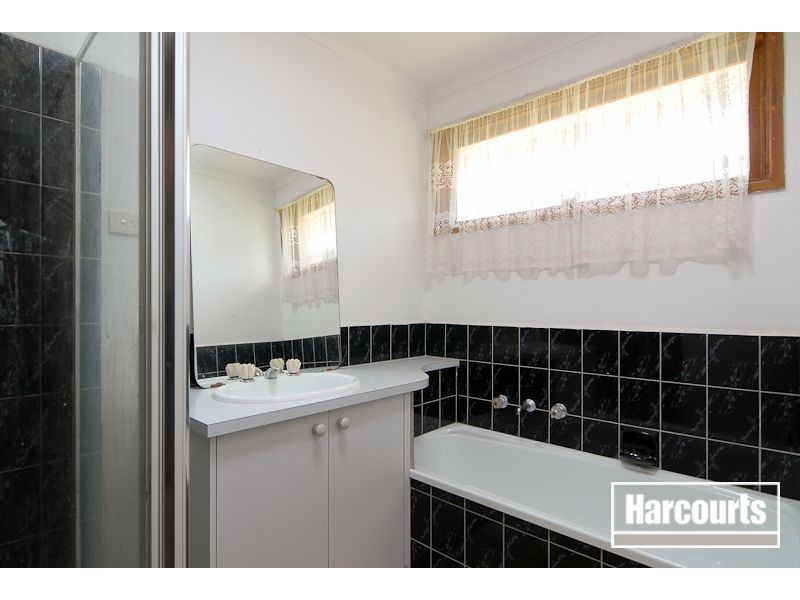 74 Gipps Crescent, Cranbourne North VIC 3977